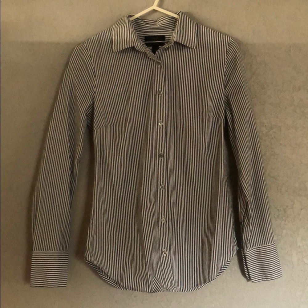 Women’s J. Crew “Perfect” XXS button-up shirt